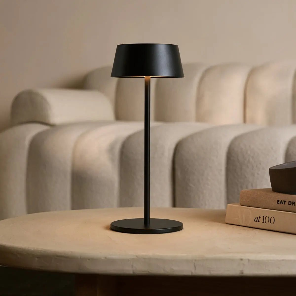 Hugo Midnight Black Wiederaufladbare Tischleuchte | Dimmbar, stilvoll & kabellos