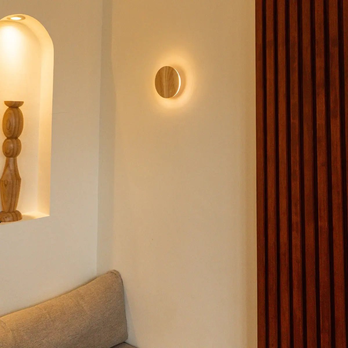 Cordless Wall Light - Light Brown Wood, Rechargeable & Dimmable