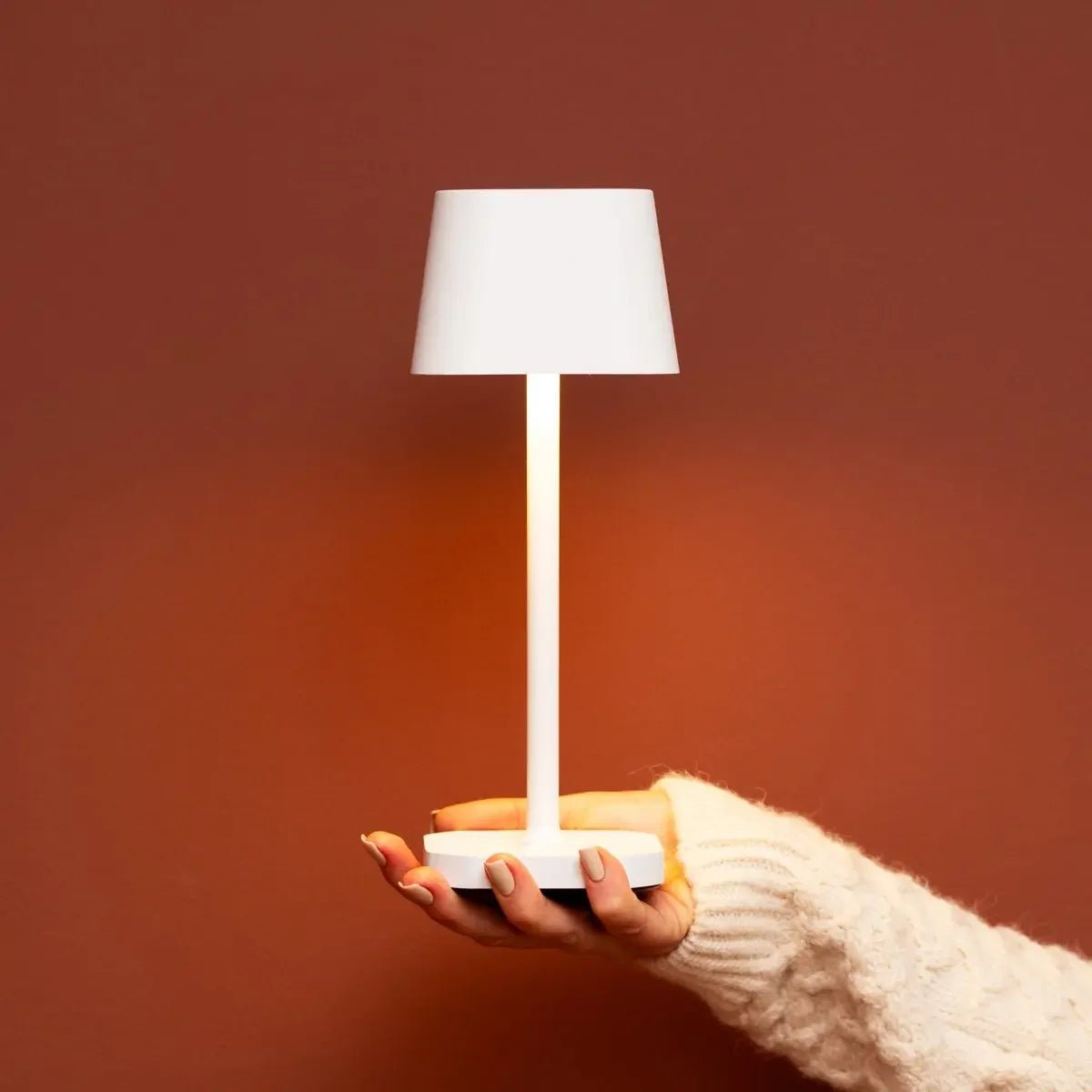 Rechargeable Table Lamp - Cordless Dimmable | Tavellio