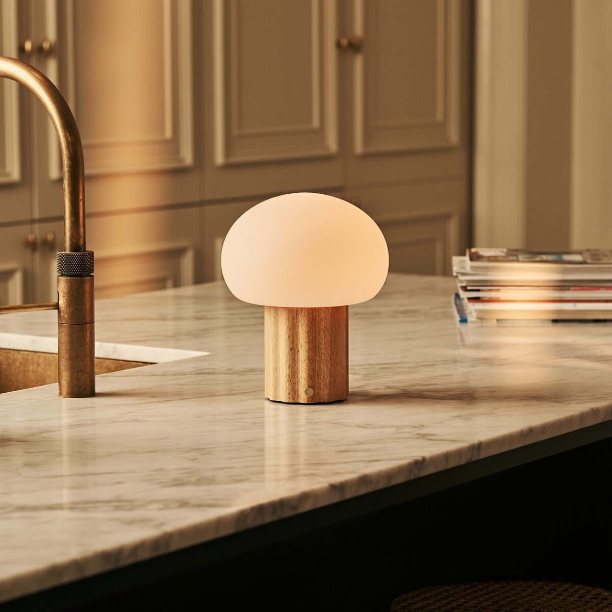 Lámpara de mesa recargable Jord Light Brown | Inalámbrica, única y hasta 100 horas de luz