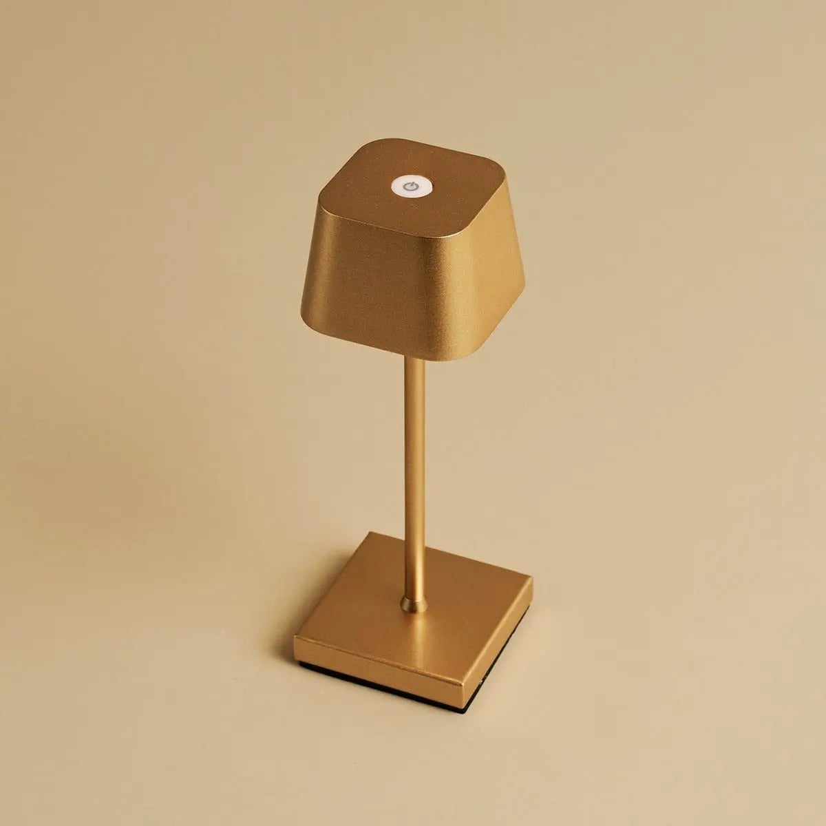 Combi Set Professional | 8 x Sarphati Mini Gold Rechargeable Table Lamps & 1 x Central Station Charging Station