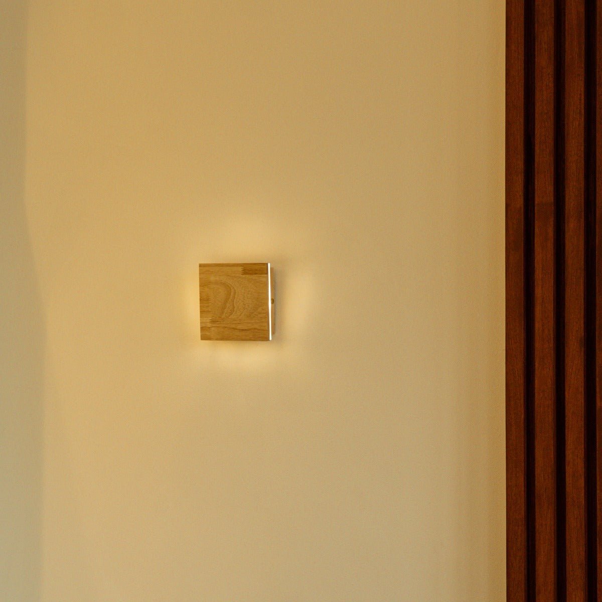Cordless Wall Light - Light Brown Rubberwood, Rechargeable Dimmable