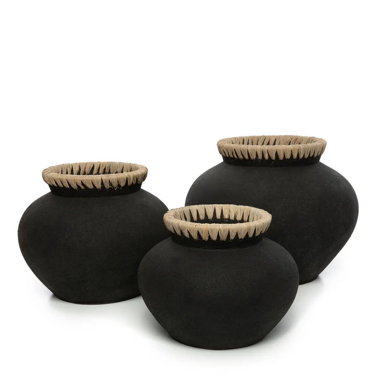 Terracotta Vase with Raffia – Black Natural Styly Vase, Medium