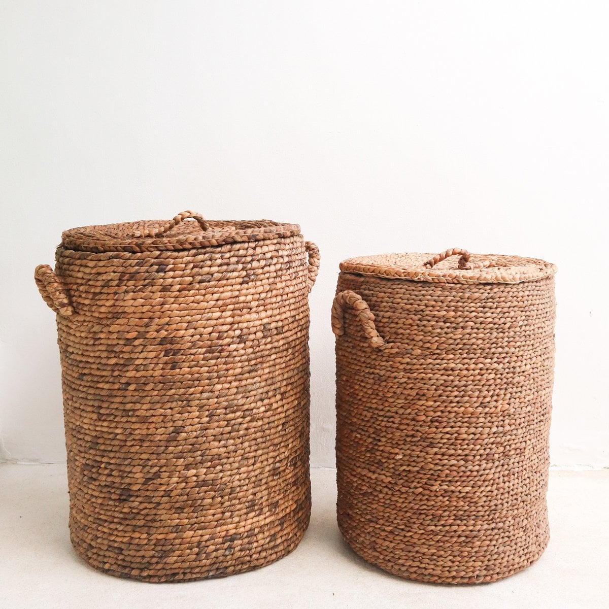 Water Hyacinth Storage Basket with Lid – Handwoven Ikat Laundry Bin